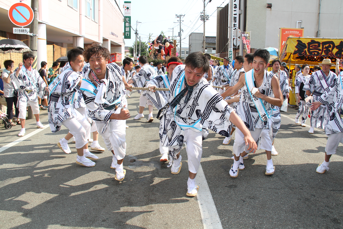 土崎神明社祭の曳山写真ギャラリー